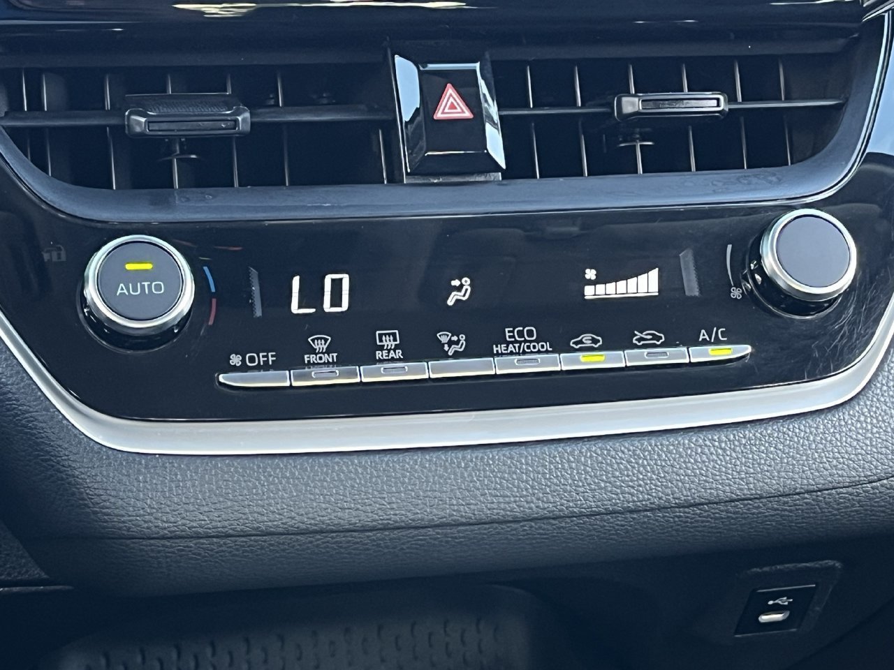 Used 2025 Toyota Corolla LE FWD image 18