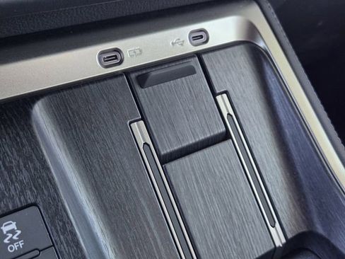 Used 2025 Lexus GX 550 image 20