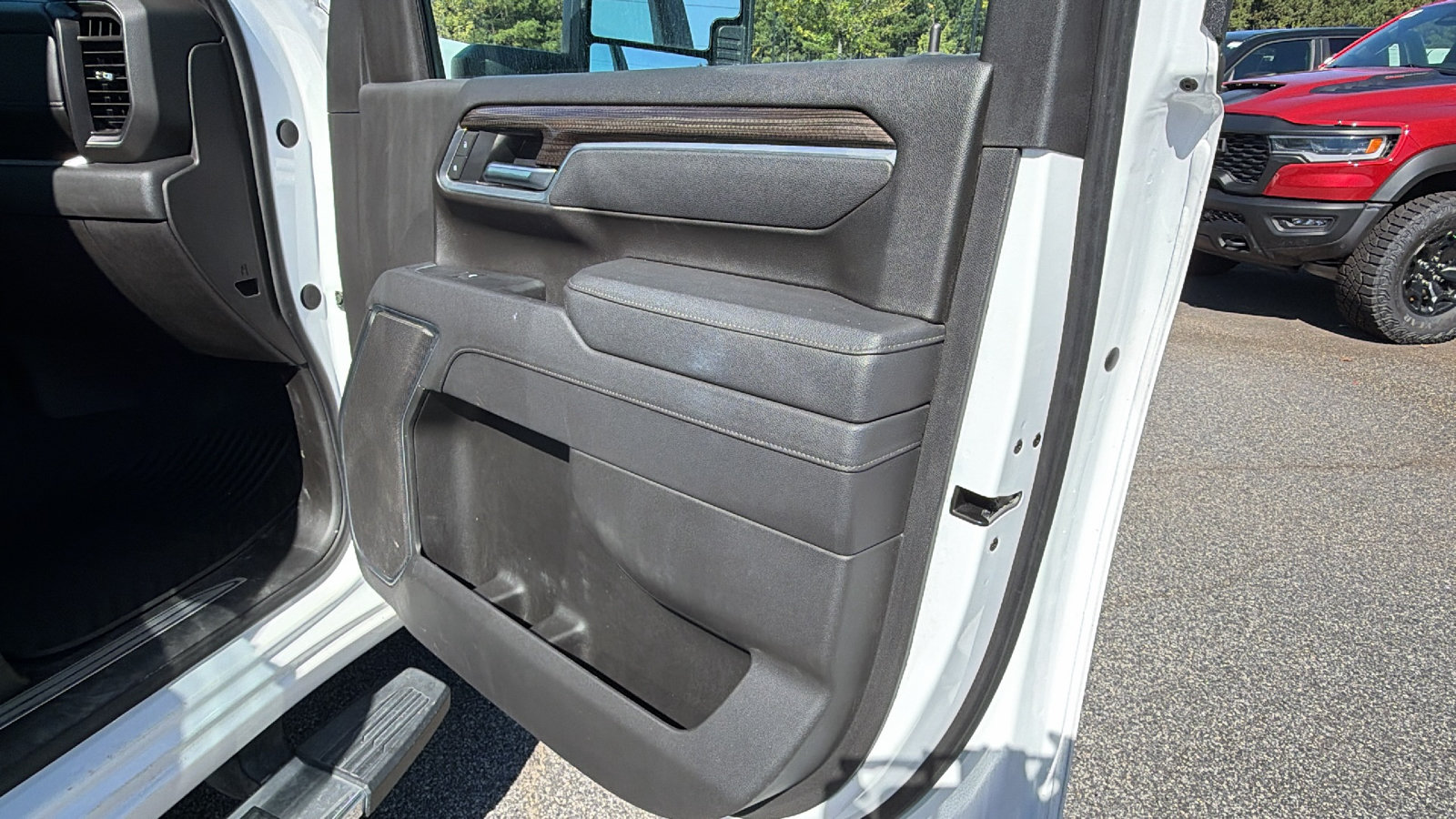 Used 2025 Chevrolet Silverado 2500 LT w/ Convenience Package AWD/4WD image 18