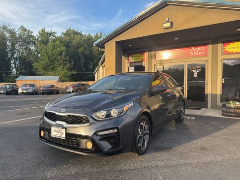 Used 2019 Kia Forte LXS image 3