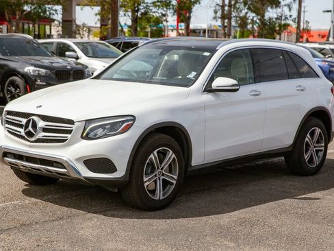 Used 2019 Mercedes-Benz GLC 300 4MATIC image 9