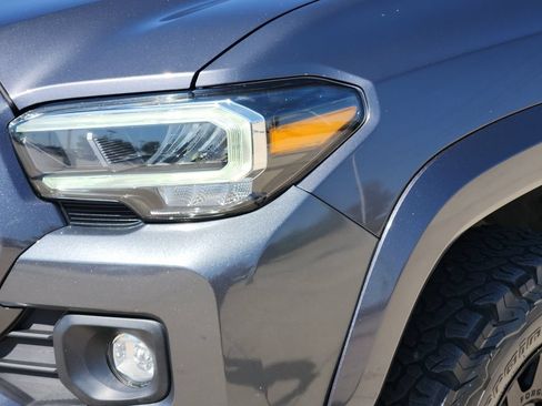 Used 2021 Toyota Tacoma TRD Sport w/ TRD Premium Sport Package AWD/4WD image 12