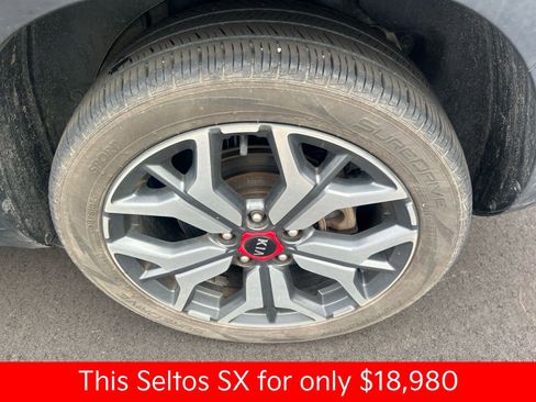 Used 2021 Kia Seltos SX w/ SX Sunroof Package image 33