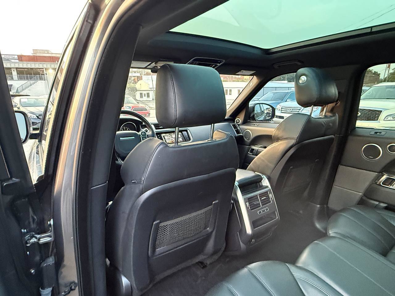Used 2016 Land Rover Range Rover Sport SE AWD/4WD image 31
