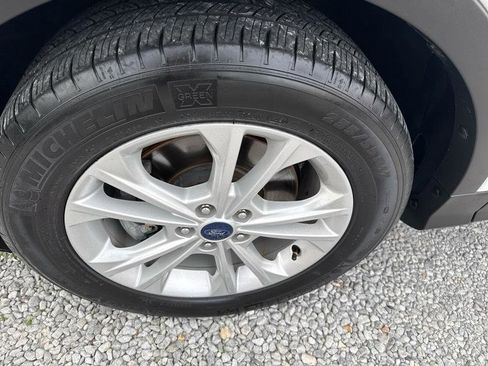 Used 2017 Ford Escape SE image 7