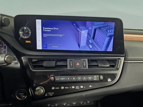 Used 2025 Lexus ES 300h w/ Technology Package image 17