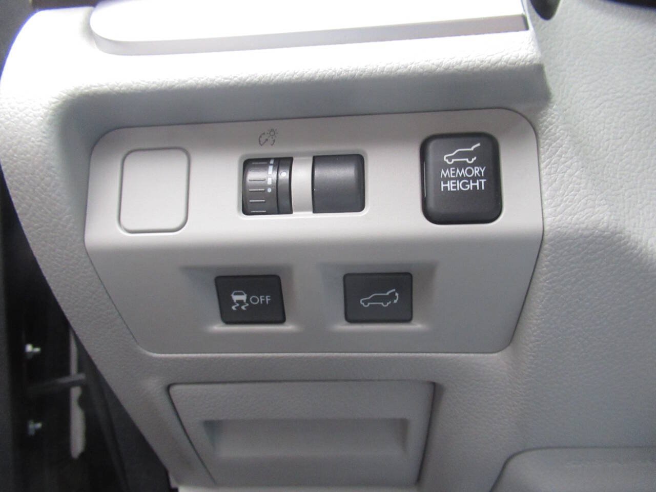 Used 2014 Subaru Forester 2.5i Limited AWD/4WD image 22