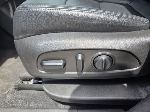 Used 2020 Chevrolet Equinox LT image 6