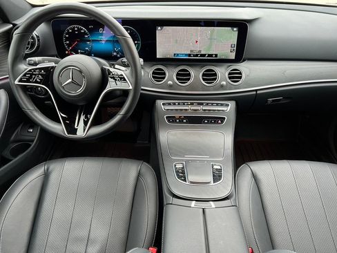 Used 2023 Mercedes-Benz E 350 4MATIC Sedan image 2
