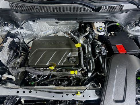 Used 2025 Chevrolet Trax LS image 31