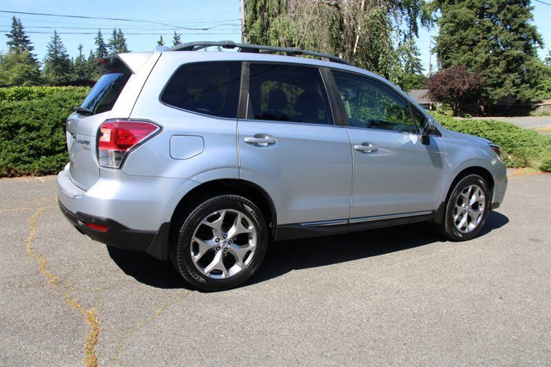 Used 2017 Subaru Forester 2.5i Touring AWD/4WD image 3