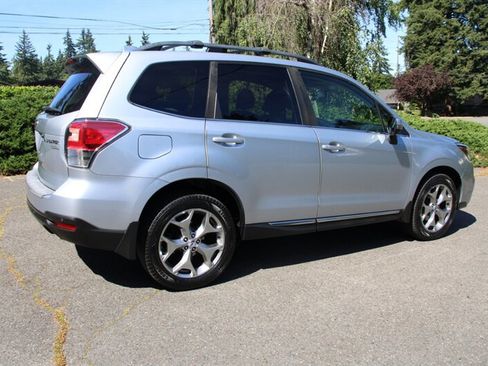 Used 2017 Subaru Forester 2.5i Touring AWD/4WD image 3