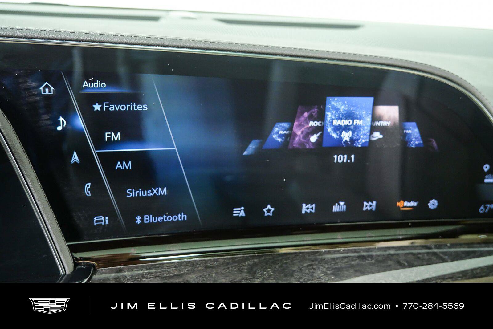 Used 2023 Cadillac Escalade Premium Luxury w/ Performance Package RWD image 14