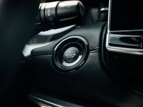 Used 2023 Jeep Compass Limited image 25