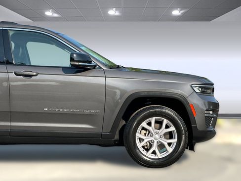 Used 2022 Jeep Grand Cherokee Limited AWD/4WD image 33