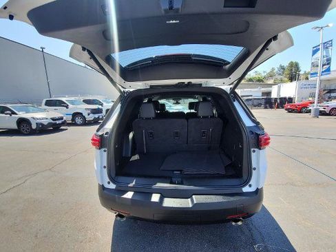 Used 2023 Chevrolet Traverse LT FWD image 24