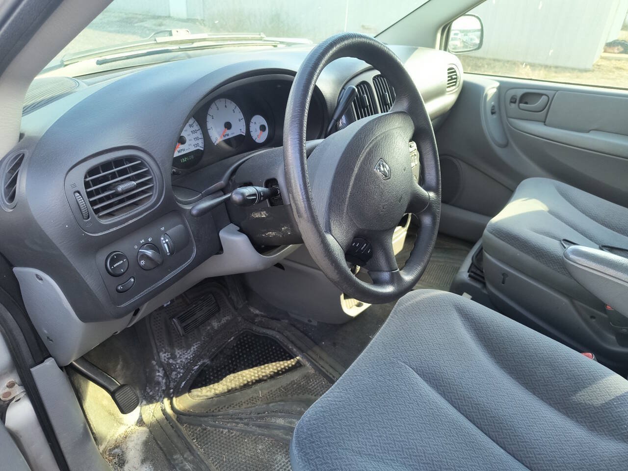 Used 2005 Dodge Caravan SXT FWD image 34