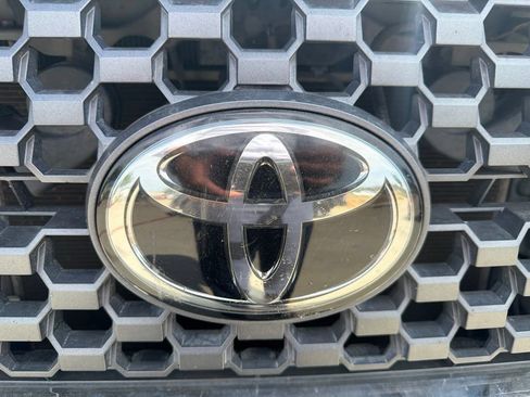 Used 2020 Toyota Tundra SR5 w/ SR5 Upgrade Package AWD/4WD image 17