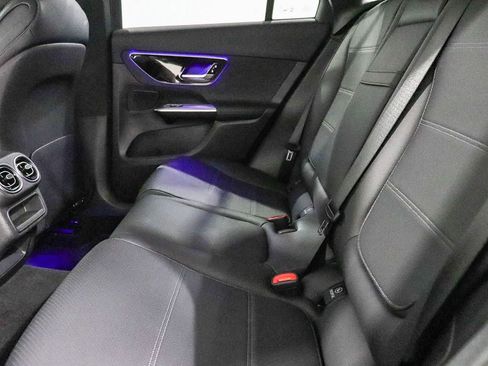 Used 2025 Mercedes-Benz GLC 350e 4MATIC image 18