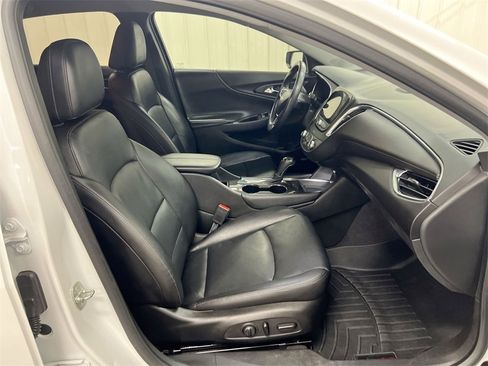 Used 2018 Chevrolet Malibu LT w/ Leather Package image 21