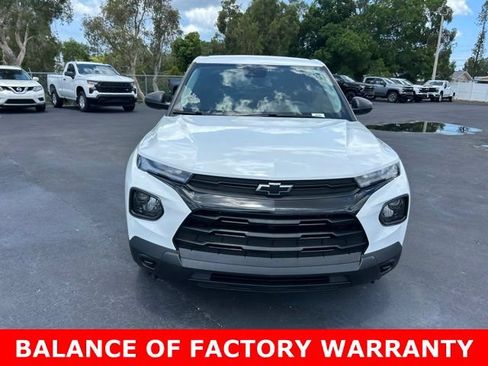 Used 2023 Chevrolet TrailBlazer LS w/ LPO, Blackout Package FWD image 2