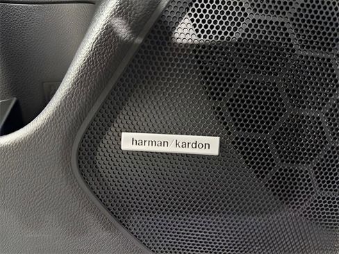 Used 2016 Subaru Outback 3.6R Limited image 7