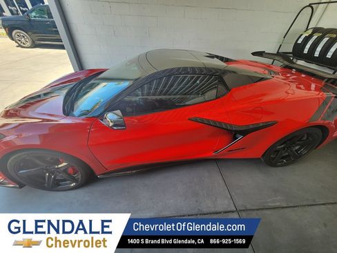 Used 2024 Chevrolet Corvette Z06 w/ Z07 Performance Package RWD image 3