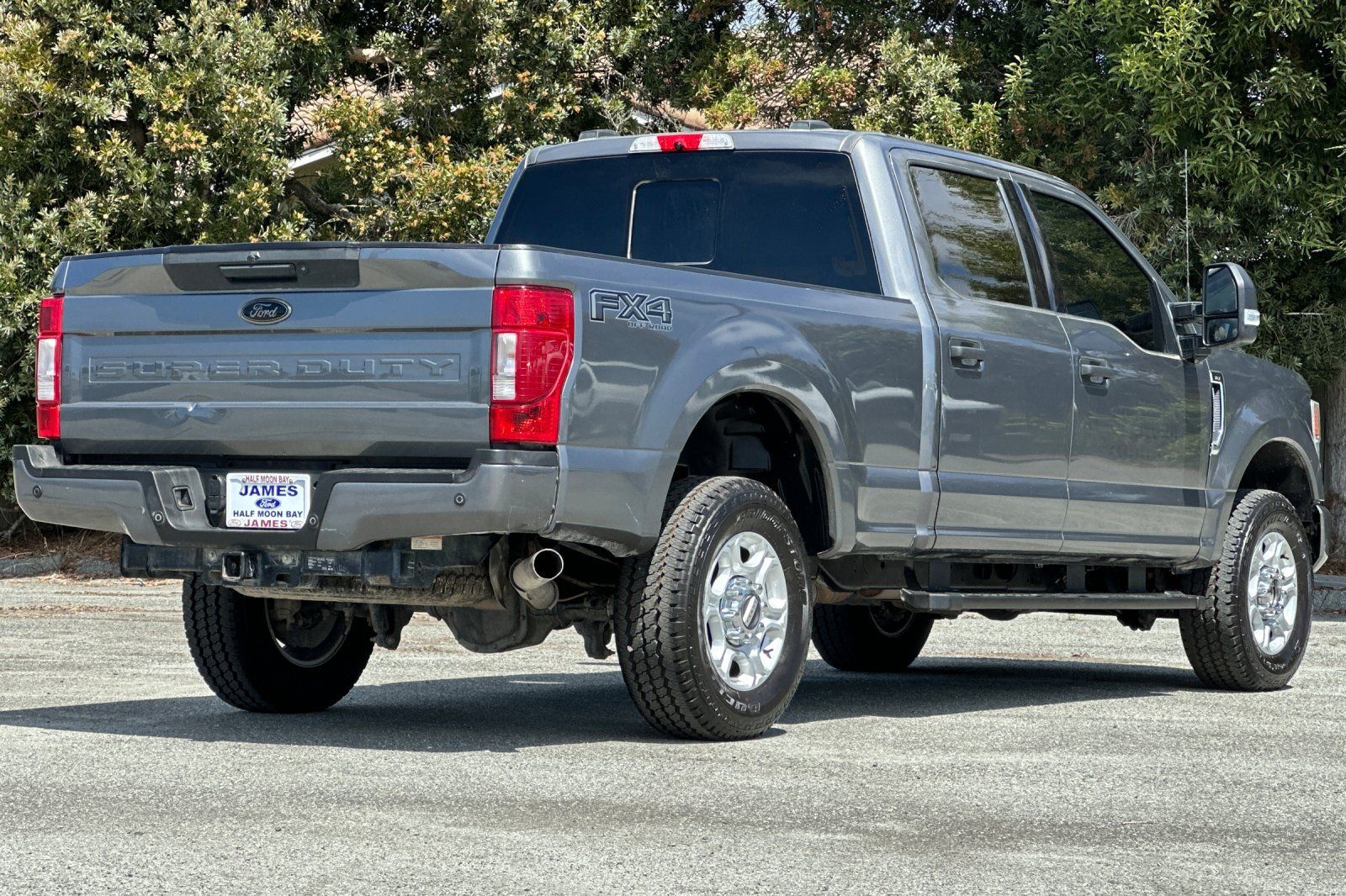 Used 2022 Ford F250 XLT w/ Black Appearance Package AWD/4WD image 5