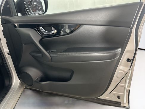 Used 2021 Nissan Rogue Sport SL w/ Premium Package FWD image 31