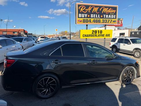 Used 2013 Toyota Camry L image 3