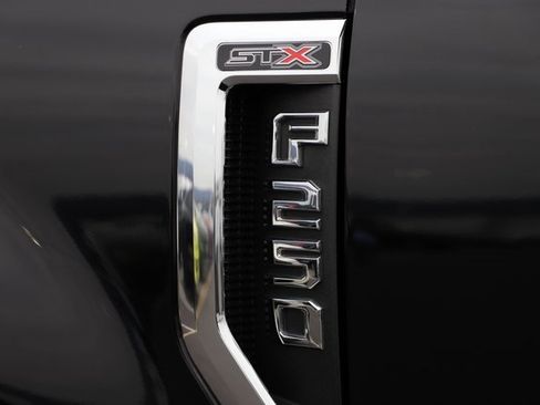 Used 2022 Ford F250 XL w/ STX Appearance Package image 3