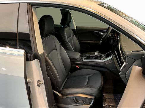 Used 2023 Audi Q8 Premium w/ Convenience Package AWD/4WD image 16