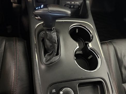 Used 2018 Dodge Durango R/T w/ Blacktop Package image 16
