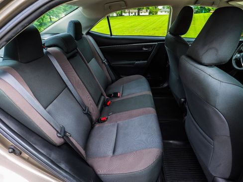 Used 2019 Toyota Corolla LE FWD image 36