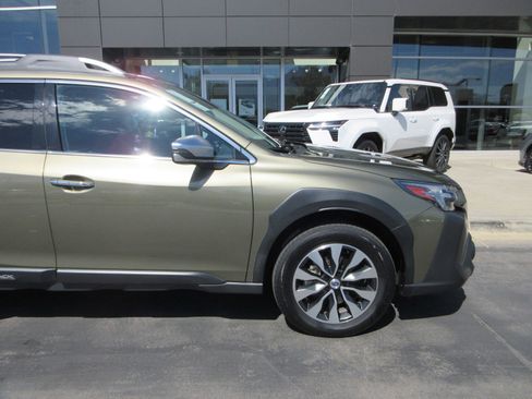 Used 2023 Subaru Outback Touring XT w/ Tech Package 2 AWD/4WD image 13
