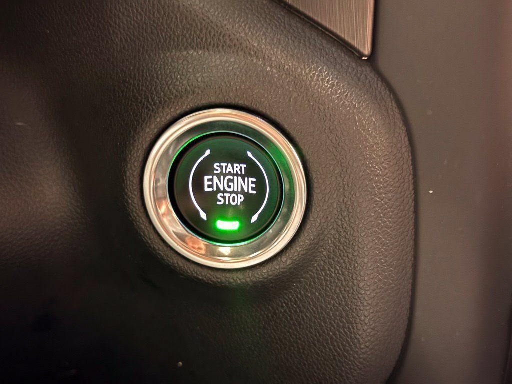 Used 2021 GMC Sierra 1500 AT4 w/ AT4 Premium Package AWD/4WD image 24