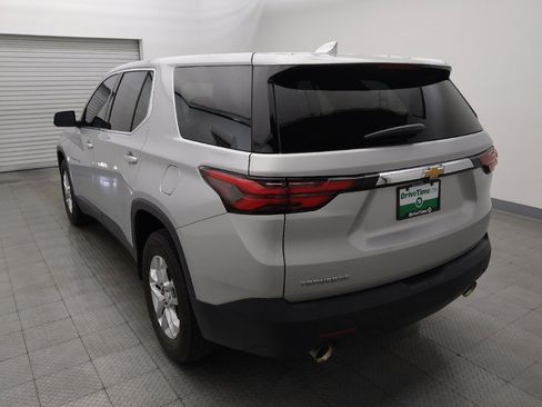 Used 2022 Chevrolet Traverse LS FWD image 5