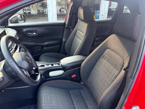 Used 2025 Honda HR-V Sport image 13