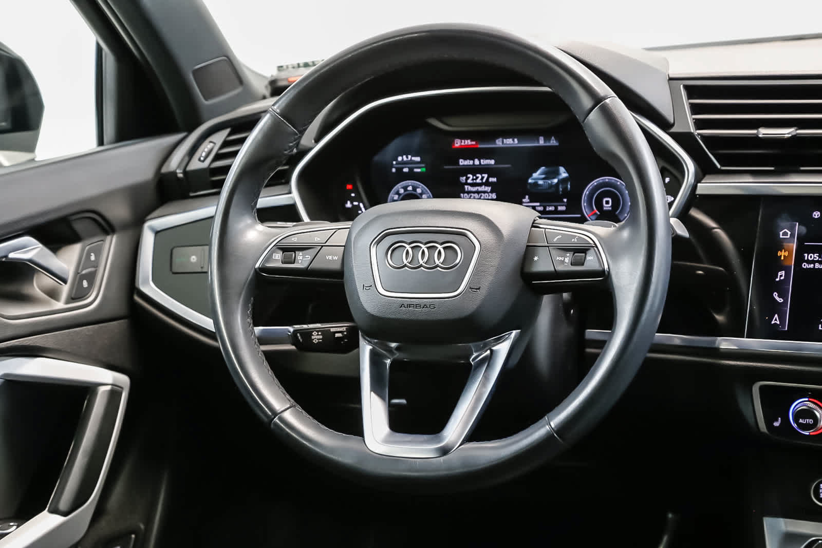 Used 2022 Audi Q3 2.0T Premium Plus w/ Premium Plus Package AWD/4WD image 21