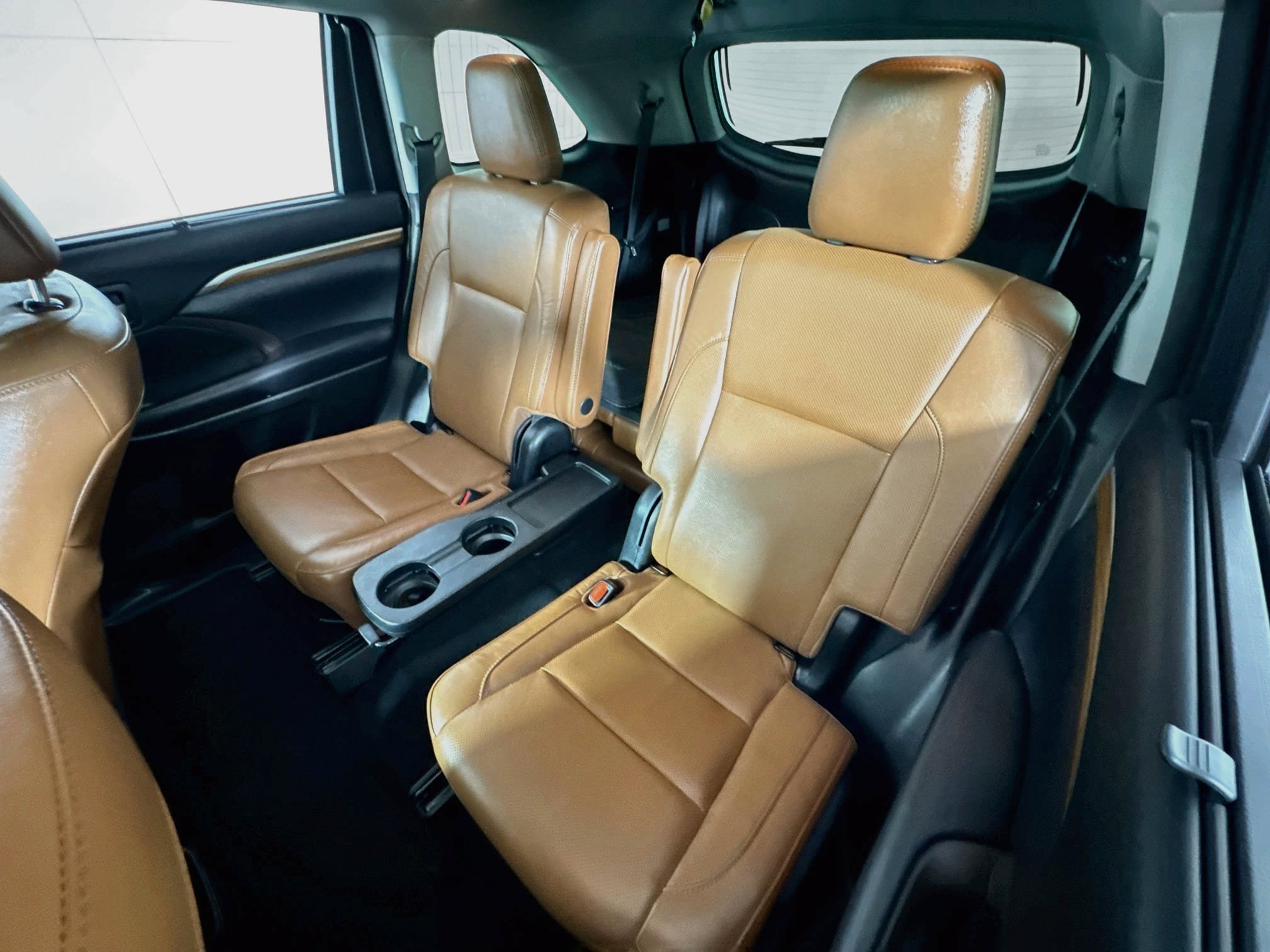 Used 2019 Toyota Highlander Limited Platinum w/ Carpet Mat Package (TMS) AWD/4WD image 24