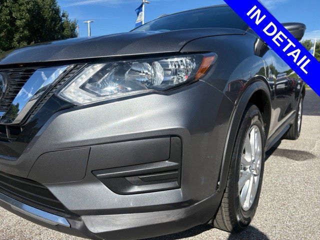 Used 2020 Nissan Rogue SV FWD image 21