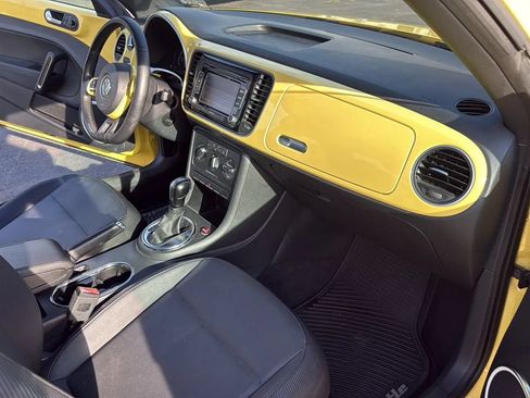 Used 2013 Volkswagen Beetle 2.5 FWD image 10
