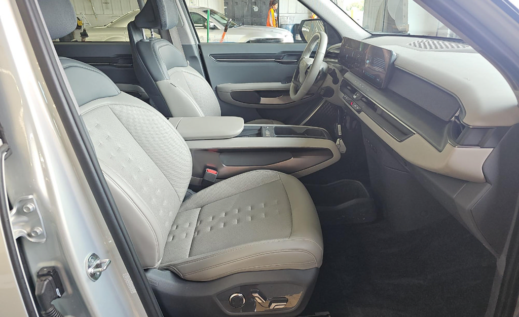 Used 2024 Kia EV9 Wind AWD/4WD image 11