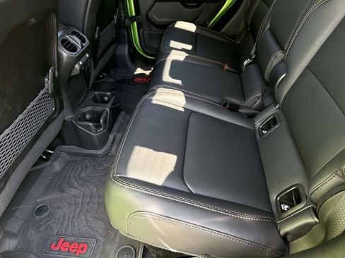Used 2025 Jeep Gladiator Sport AWD/4WD image 10
