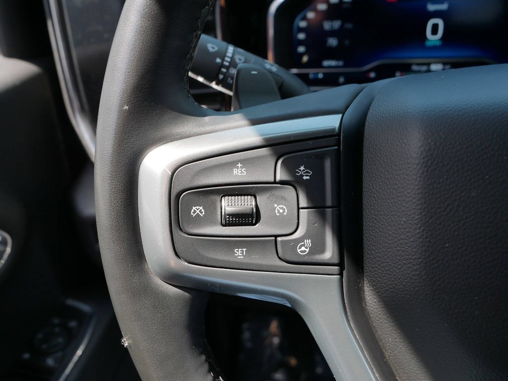 Used 2023 Chevrolet Silverado 1500 LTZ AWD/4WD image 23
