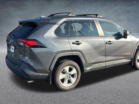 Used 2021 Toyota RAV4 XLE AWD/4WD image 28
