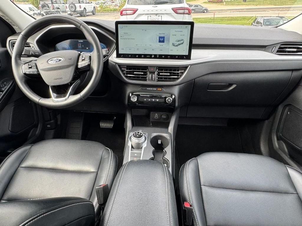 Used 2025 Ford Escape Platinum AWD/4WD image 11