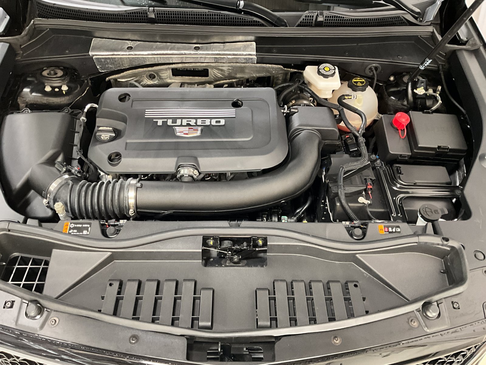 Used 2025 Cadillac XT4 Sport AWD/4WD image 11