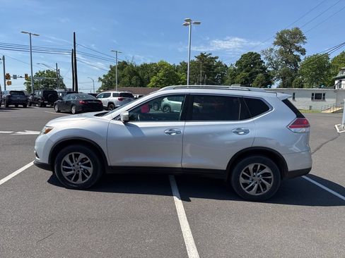 Used 2015 Nissan Rogue SL w/ SL Premium Package AWD/4WD image 4