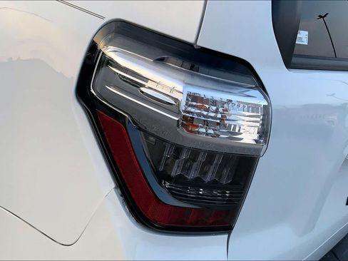 Used 2023 Toyota 4Runner SR5 Premium w/ Moonroof Package RWD image 27